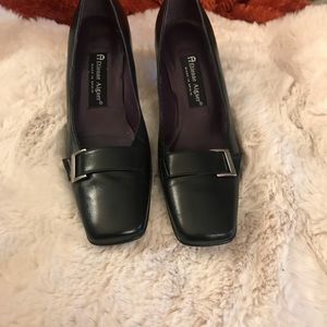 Etienne Aigner Black Pumps